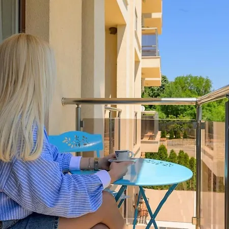 Azur Ap19 Apartment Shkorpilovtsi