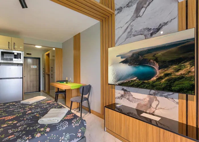 Azur Ap19 شكوربيلوفتسي